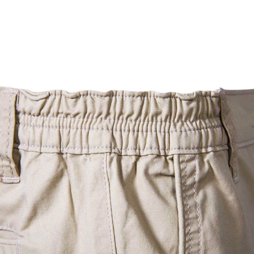 Blauwe heren korte broek, comfortabel met stretch tailleband, perfect voor zomerse casual look.