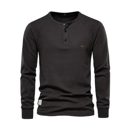 "Heren langemouwenshirt met ronde hals in navyblauw, stijlvol ontwerp, ademend materiaal, ideaal voor elke gelegenheid."