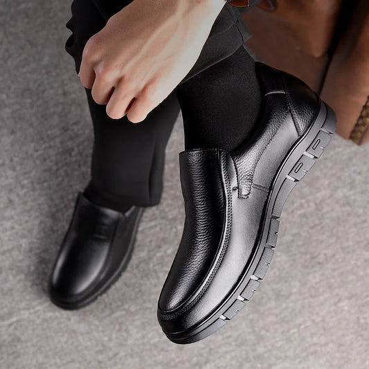 "Heren leren loafers, stijlvol en comfortabel, met plat platform en ademend ontwerp. Perfect voor dagelijks gebruik."