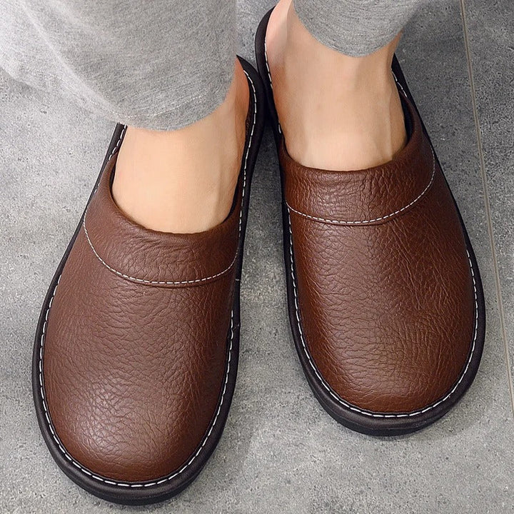 Heren comfort pantoffels, stijlvol en duurzaam. Ideaal voor ontspanning thuis.