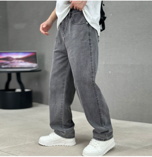 Zwarte straight leg loose fit herenjeans; een veelzijdige en comfortabele spijkerbroek voor elke gelegenheid.