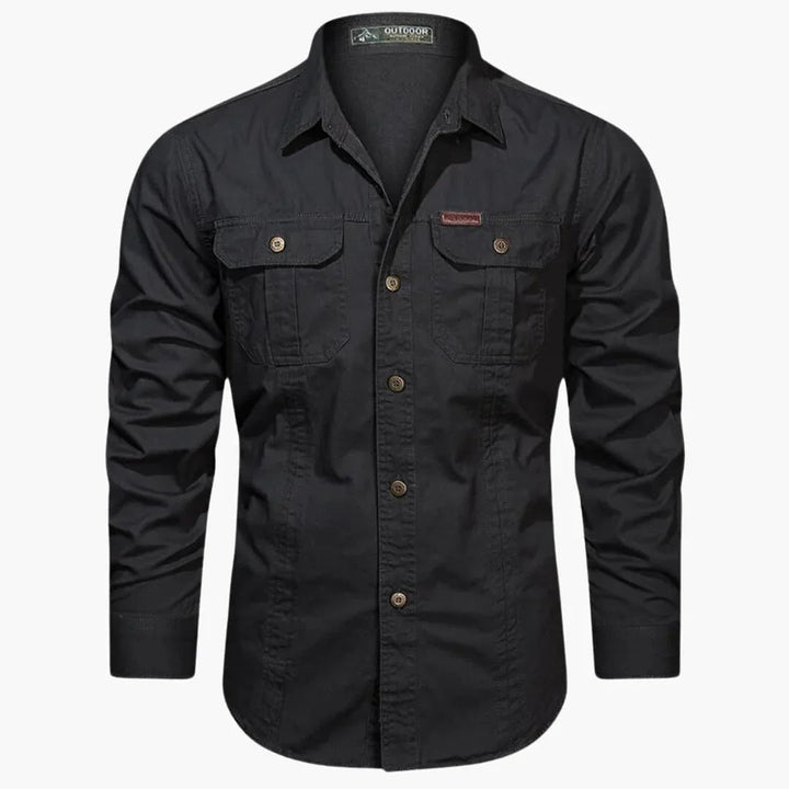 Gedetailleerd heren shirt met lange mouwen en twee borstzakken; geschikt voor outdoor en smart casual looks.