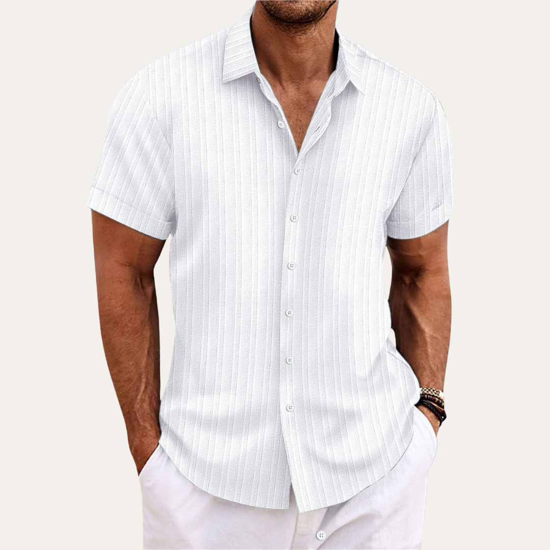 Herenoverhemd met korte mouwen en strepen, comfortabel en geschikt voor diverse casual gelegenheden in de zomer.