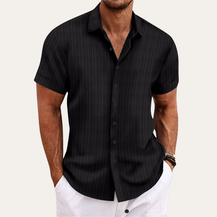 Comfortabel gestreept herenoverhemd met korte mouwen, ideaal voor de zomer en casual herenmode.
