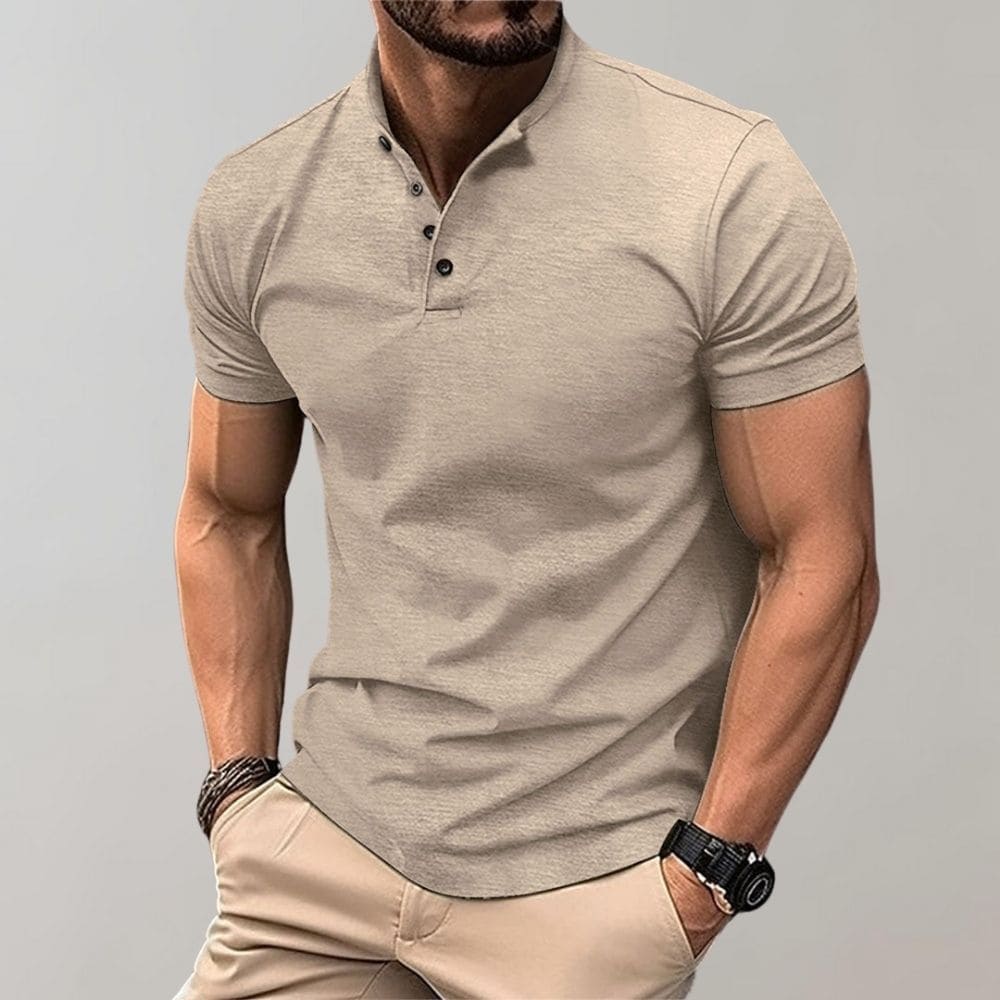Stijlvolle khaki heren poloshirt met unieke staande kraag en korte mouwen, een must-have voor elke garderobe.