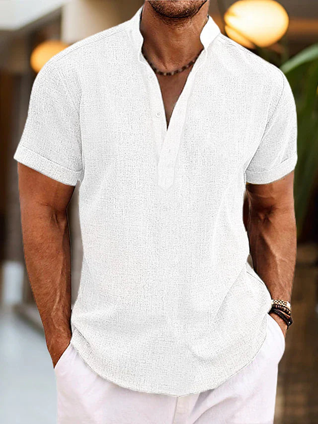 Tijdloze heren V-hals polo met korte mouw. Veelzijdig en comfortabel voor elke casual of dagelijkse gelegenheid.