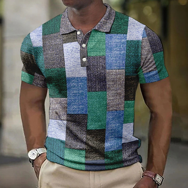 Casual heren poloshirt met korte mouwen. Opvallend geometrisch colorblock design voor een veelzijdige zomerstijl.