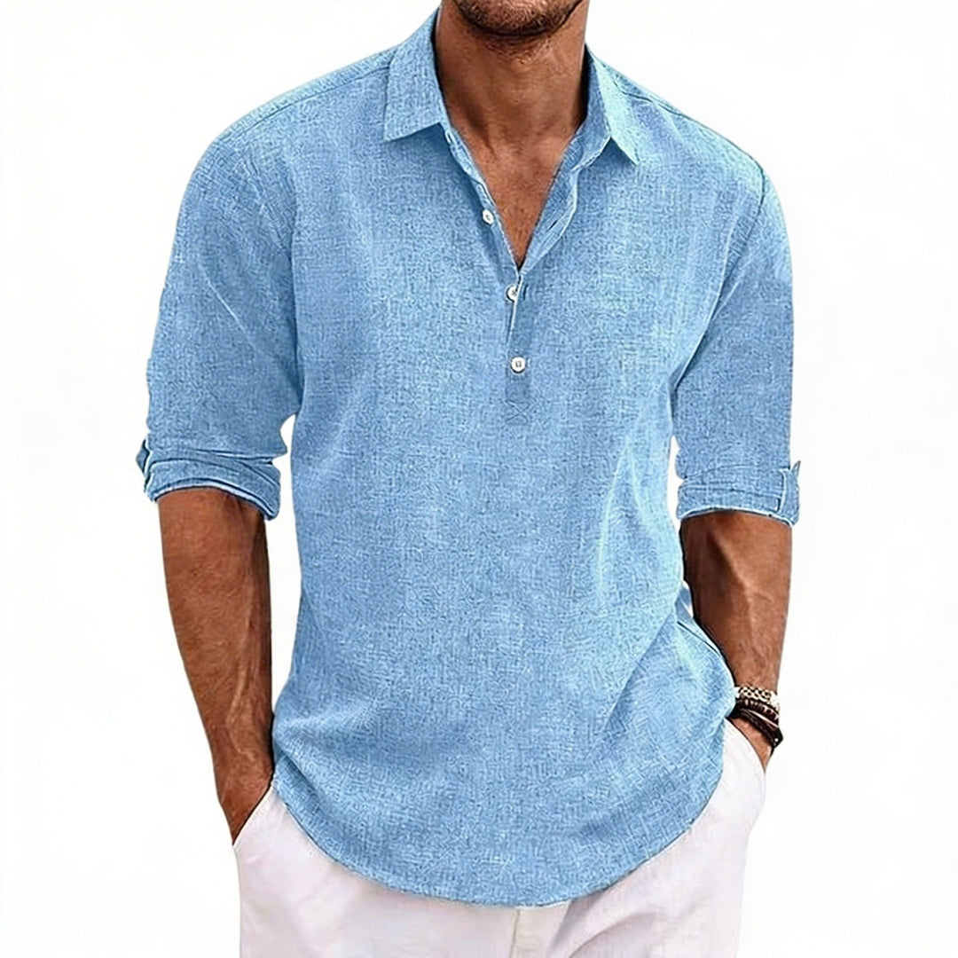 Heren poloshirt met omgeslagen mouwen en knoopplacket, ideaal voor een casual, comfortabele zomerlook.