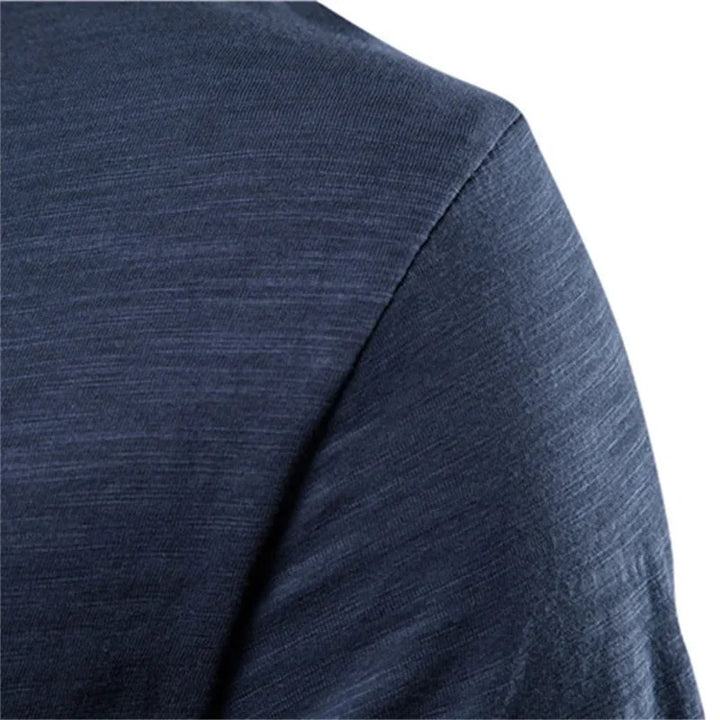 Veelzijdig heren T-shirt in effen kleur, korte mouw en ronde hals. Regular fit, gemakkelijk te combineren. [[lstfy-media:16]]