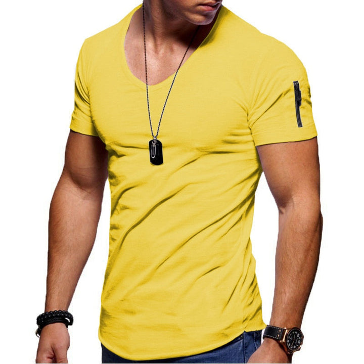 Casual heren T-shirt met ritsdetail, V-hals en korte mouw. Slim fit pasvorm, modieus en veelzijdig.