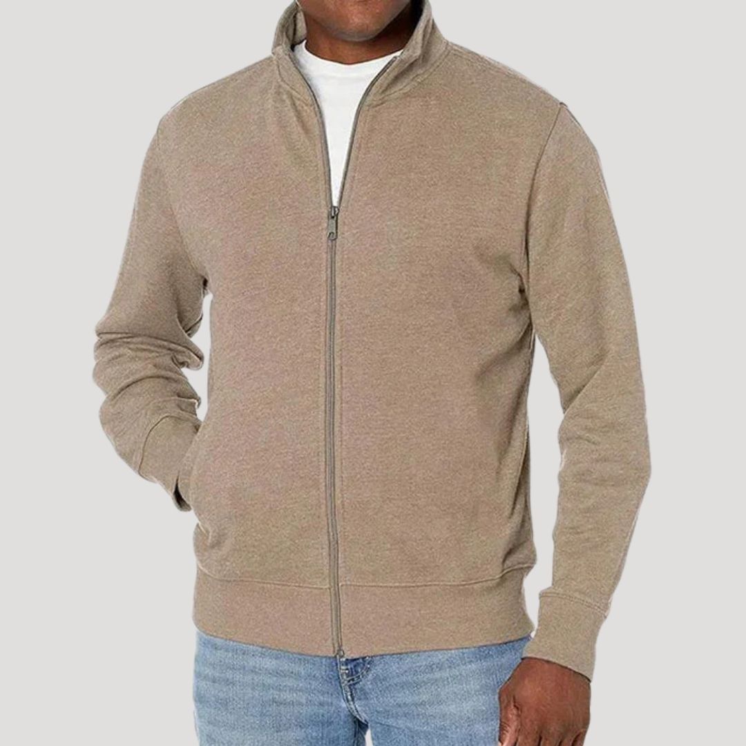 Zijaanzicht van de trendy heren tussenjas; ideaal voor zowel lente als herfst. Stijlvolle bovenkleding.