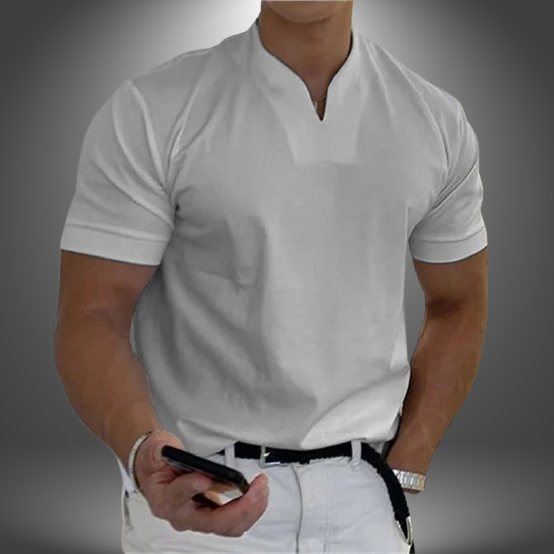 Zacht heren V-hals T-shirt met korte mouwen; een essentiële comfortabele basic voor heren.
