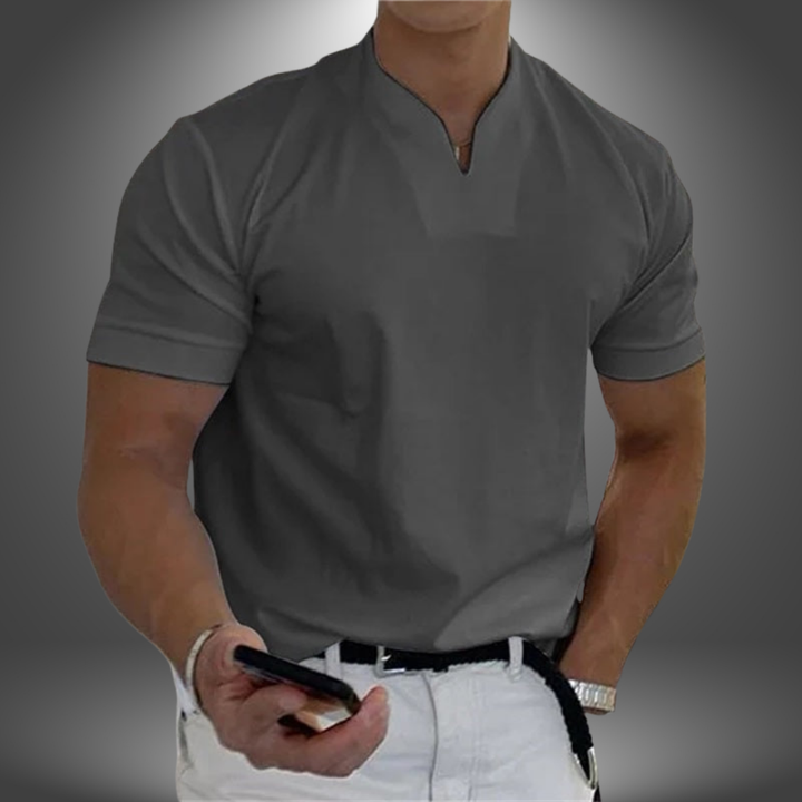 Heren V-hals T-shirt met korte mouwen, een relaxte en comfortabele keuze voor elke zomerlook.