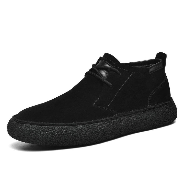Bruine heren chukka boots gecombineerd met jeans, perfecte comfortabele casual schoenen voor dagelijks comfort.