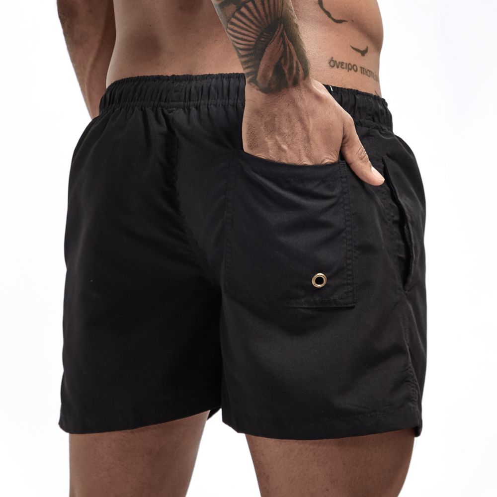 Comfortabele effen heren zwemshort met trekkoord en handige zijzakken voor de zomer. Zwemkleding heren.