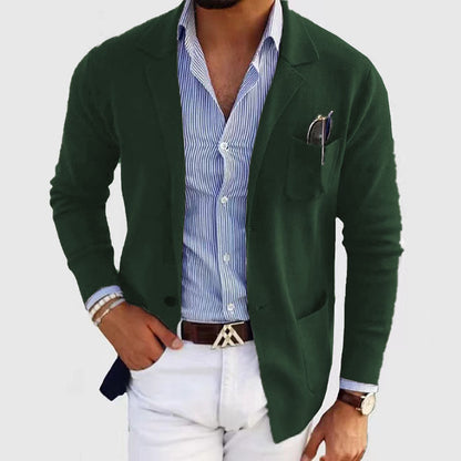 "Herenblazer met reverskraag en klepzakken in ademend polyester, ideaal voor zakelijke en casual looks."