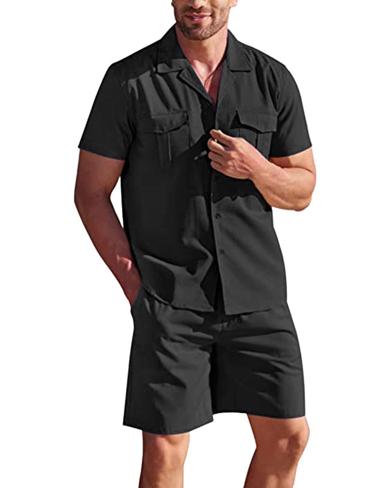 Zomerse heren kleding set: Effen linnen overhemd en comfortabele korte broek, perfect voor ontspanning.