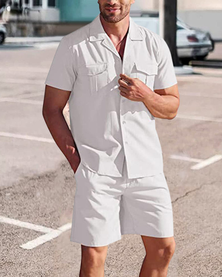 Lente/zomer heren set: Losvallend linnen overhemd en korte broek, perfect voor casual comfort.