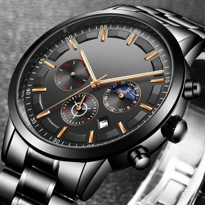 Detaillering van het zwarte militaire herenhorloge, met zicht op de robuuste behuizing en wijzerplaat.