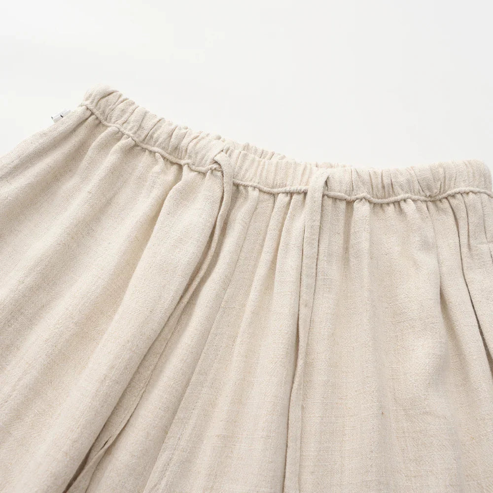 Ademende linnen heren pantalon, slim fit met rechte pijpen. Perfect voor casual en chique zomerstijlen.