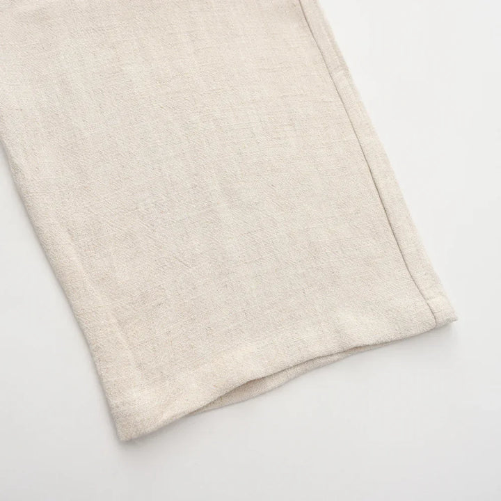 Moderne slim fit heren pantalon van linnen met rechte pijp. Comfortabele en stijlvolle kleding voor mannen.