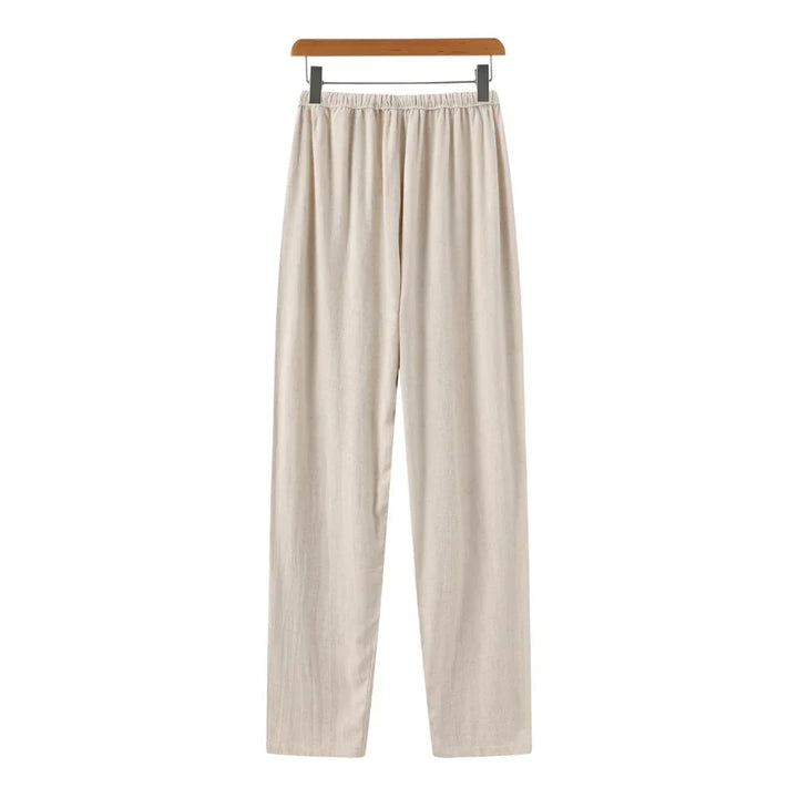 Comfortabele en ademende heren linnen zomerbroek. Slim fit pantalon met rechte pijp voor stijlvolle mannen.