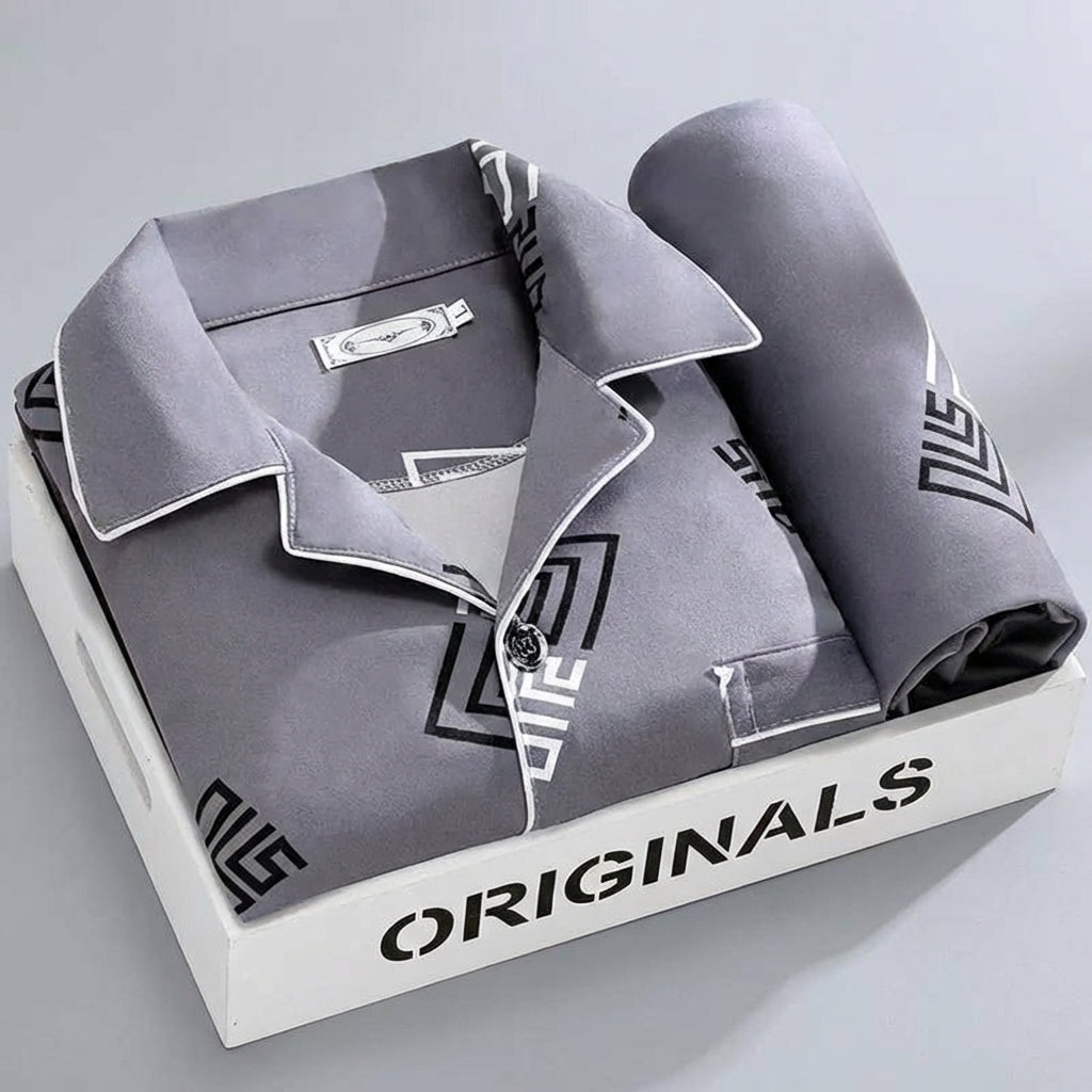 Voel je comfortabel in deze herenpyjamaset met overhemd en knoopsluiting. Optimale nachtkleding en loungewear.