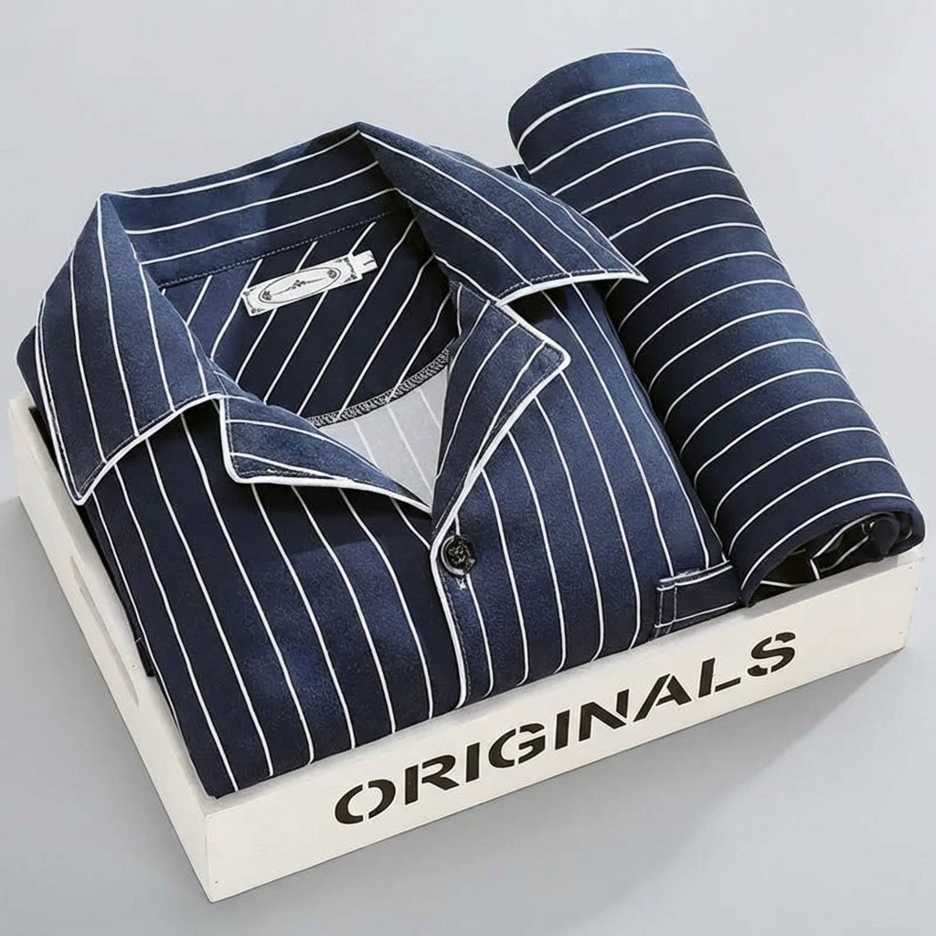 Luxe heren pyjamaset, overhemd met knoopsluiting. Ideaal cadeau voor mannen die comfort en ontspanning waarderen.