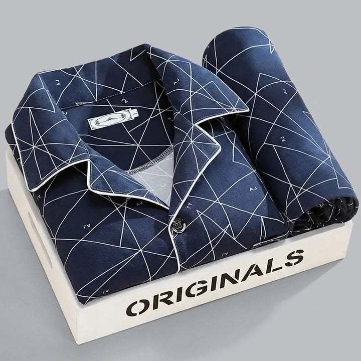 Veelzijdige herenpyjamaset: comfortabel overhemd met knopen en zachte broek. Perfect voor slapen of relaxen.