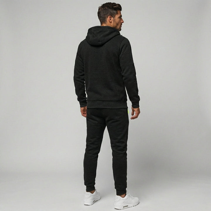 Stijlvol tweedelig heren joggingpak; perfect voor casual look en vrije tijd.