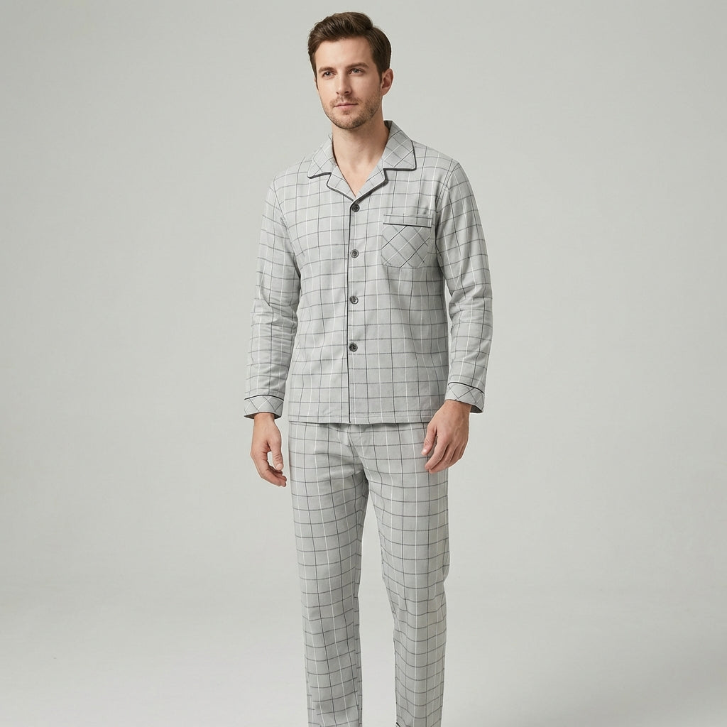 Heren comfort pyjamaset met overhemd en knoopsluiting. Ideaal voor ontspanning en slaapcomfort.