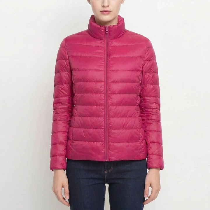 Premium dames gewatteerde jas, getailleerd ontwerp, biedt superieure warmte zonder bulk.