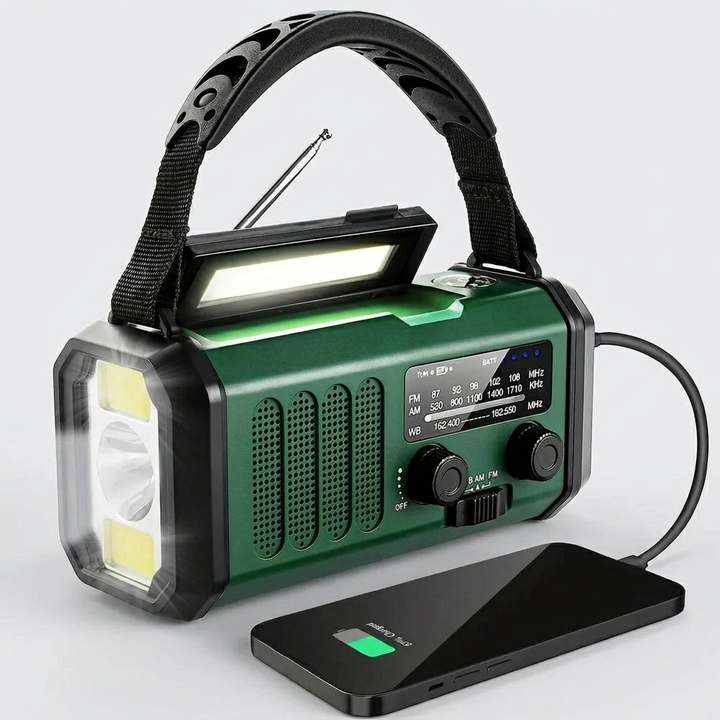 Compacte groene noodradio voor overleven met zonnepaneel, zwengel, AM/FM en luid SOS-alarm voor noodsituaties.