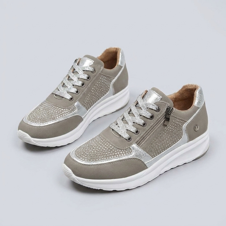 Witte dames platform veterschoenen, sportief-elegant en veelzijdig voor elke outfit.