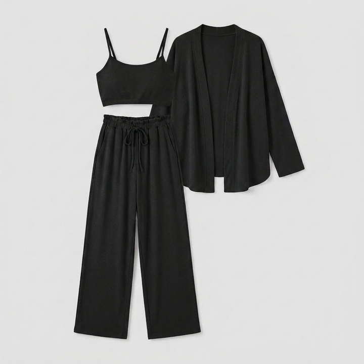Polyester dames driedelige loungeset. Heerlijk zacht en comfortabel huispak voor ontspannen momenten.