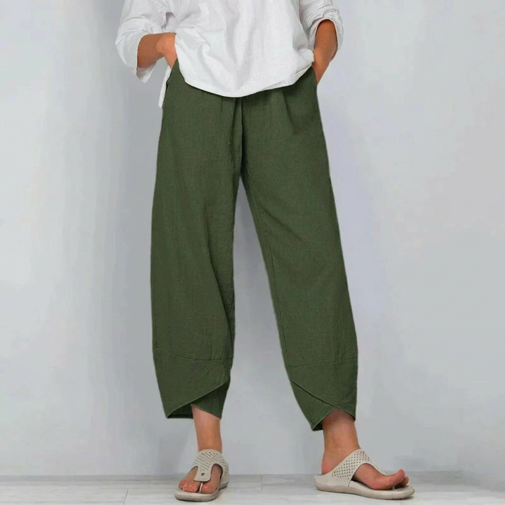 Nieuwe collectie: comfortabele dames cropped broek met wijde pijpen. Perfecte trendy broek voor lente en zomer.