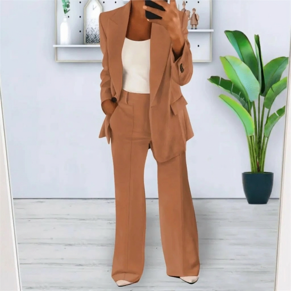 Klassiek khaki damespak met een tijdloze blazer en broek, perfect voor een professionele en formele look.
