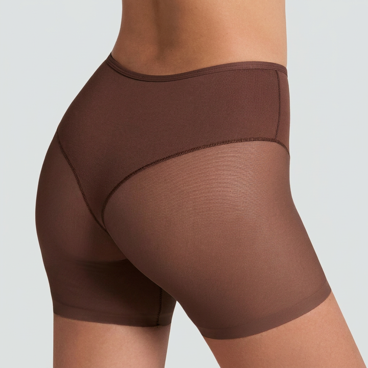 Figuurcorrigerende naadloze body shaper voor dames. Ademend en comfortabel, ideale onderkleding voor een strakke look.