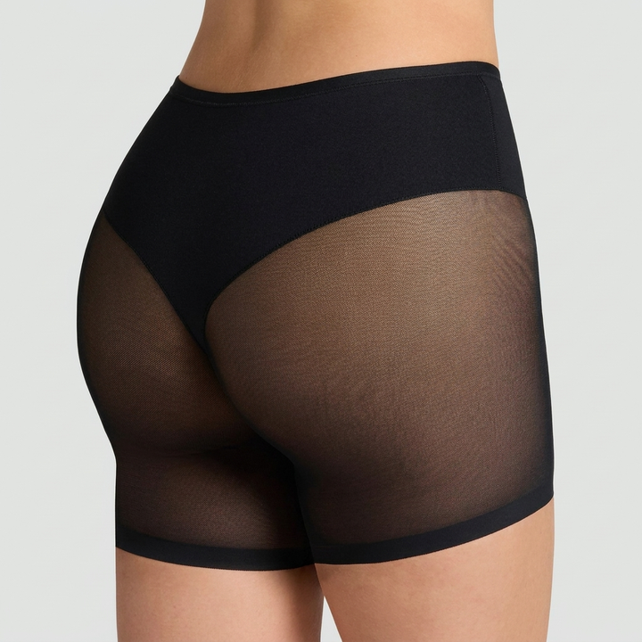 Comfortabele naadloze dames shapewear, corrigeert zacht en onzichtbaar. Ademend ondergoed voor een glad figuur.