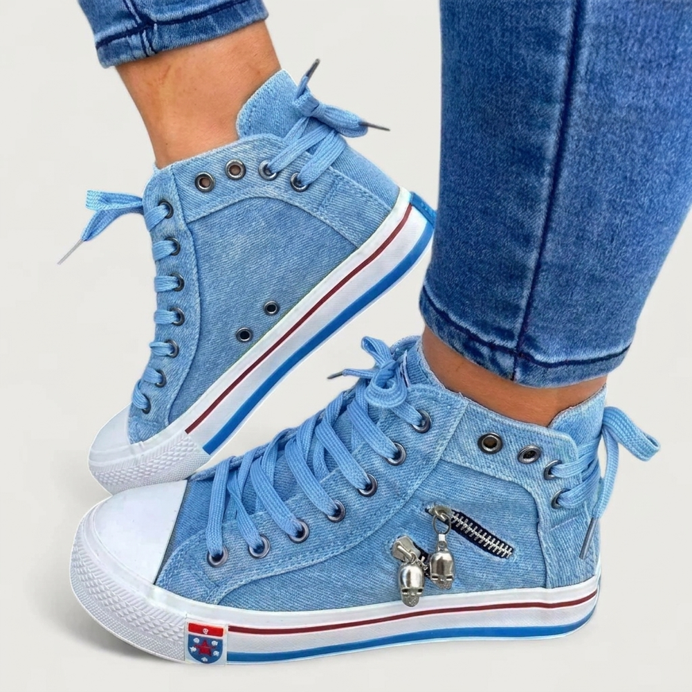 Stijlvolle unisex hoge sneakers voor streetwear mode. Comfortabele blauwe veterschoenen, trendy voor dames & heren in lente/zomer.