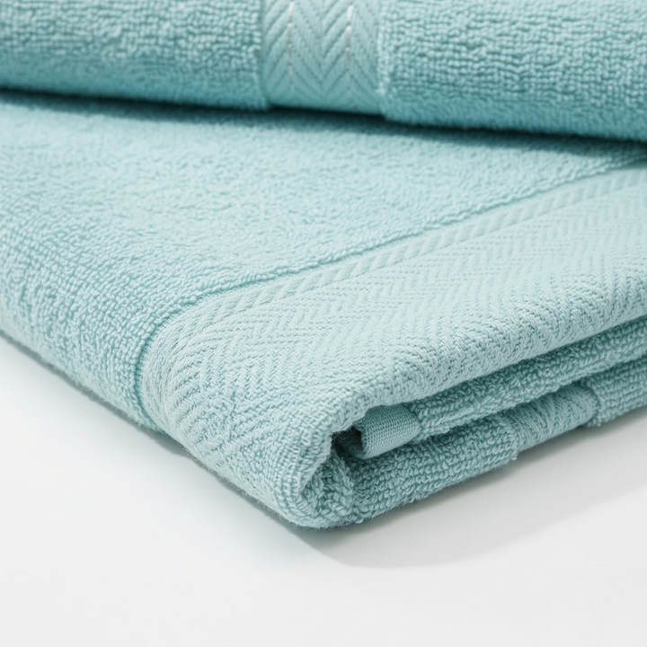 Zachte, absorberende katoenen handdoeken uit de 10-delige complete comfort badkamerset.