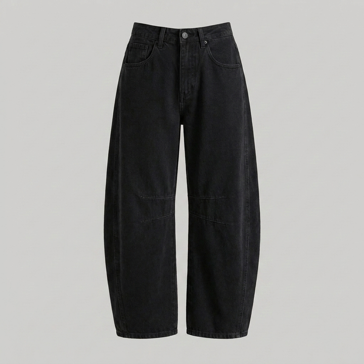 Trendy dames spijkerbroek met wijde pijpen, accentueert de hoge taille, perfect voor modebewuste vrouwen.