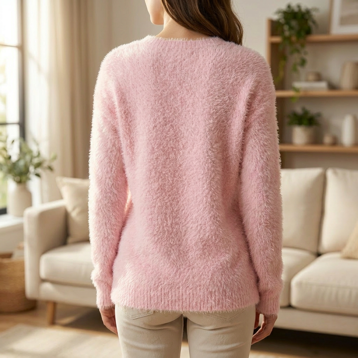 Comfortabele gebreide trui voor dames, ideaal voor koude winterdagen of frisse herfstavonden.