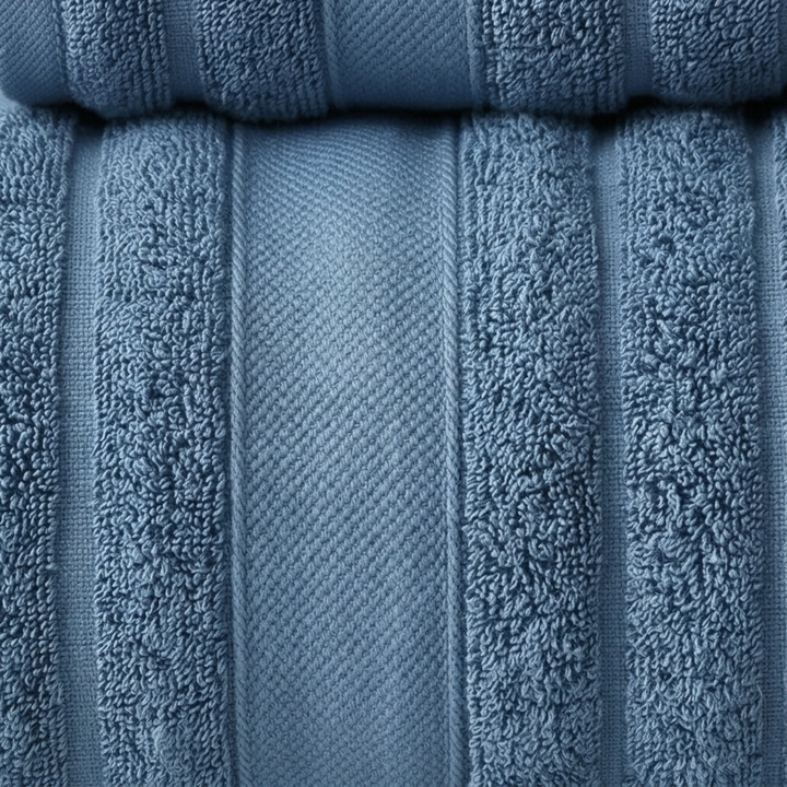 Stapel zachte, dikke katoenen handdoeken; de ultieme handdoekenset voor comfortabel badtextiel.