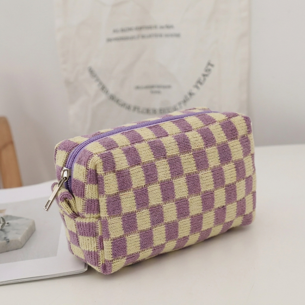 Elegante geruite make-uptas voor dames. Perfect voor het opbergen van beauty essentials thuis of op reis.