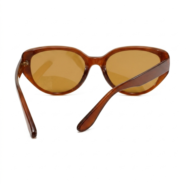 Trendy bruine cat-eye dameszonnebril, perfecte retro modeaccessoire met UV-bescherming voor elke gelegenheid.