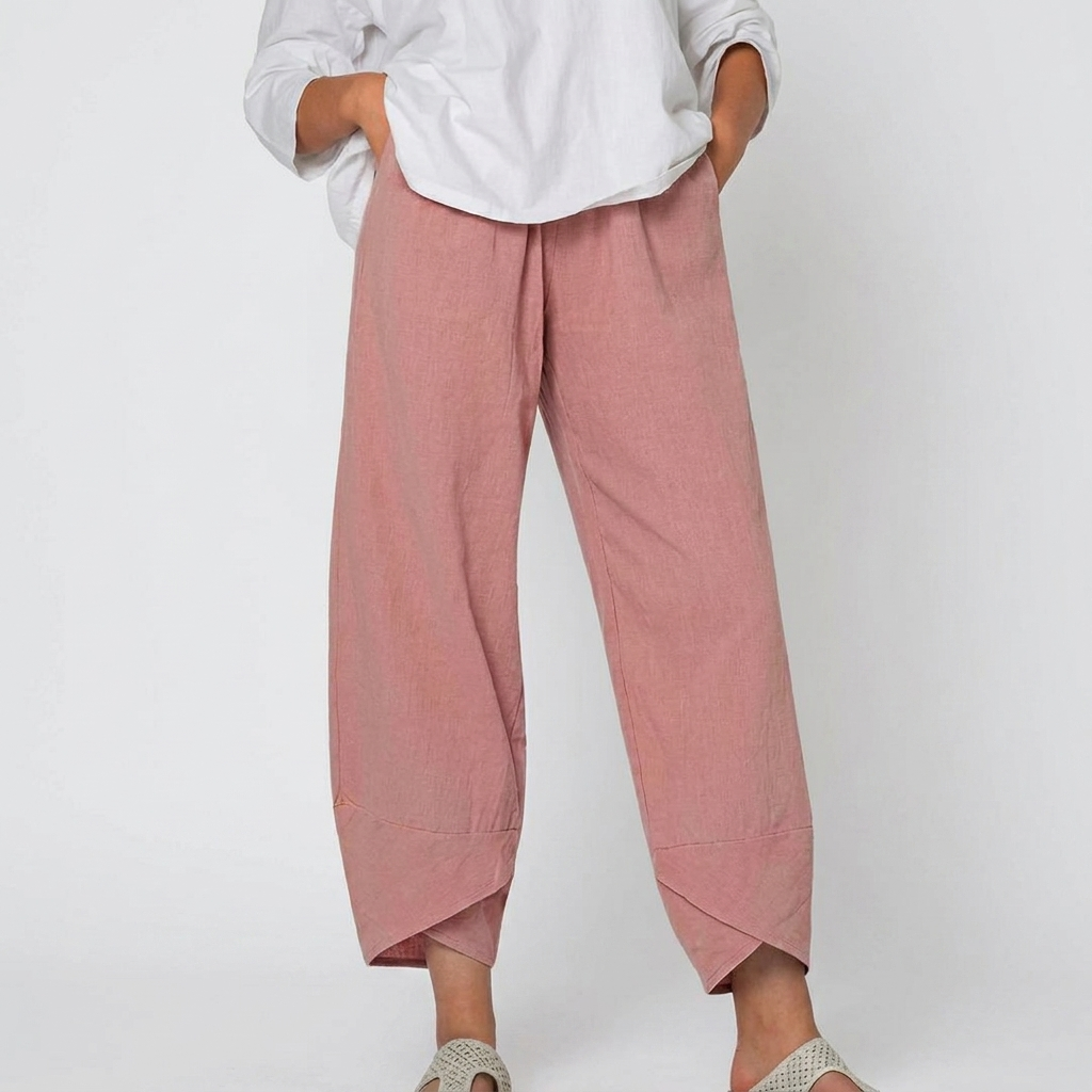 Modieuze damesbroek met relaxed fit, perfect voor een comfortabele en stijlvolle casual look.