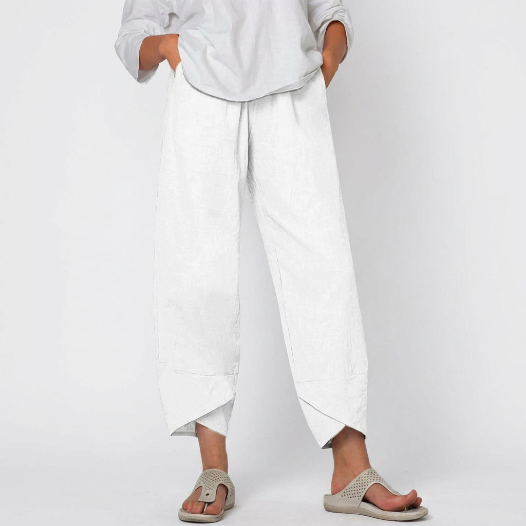 Ruimvallende pijpen van de casual damesbroek, relaxed fit, voor comfort en bewegingsvrijheid.