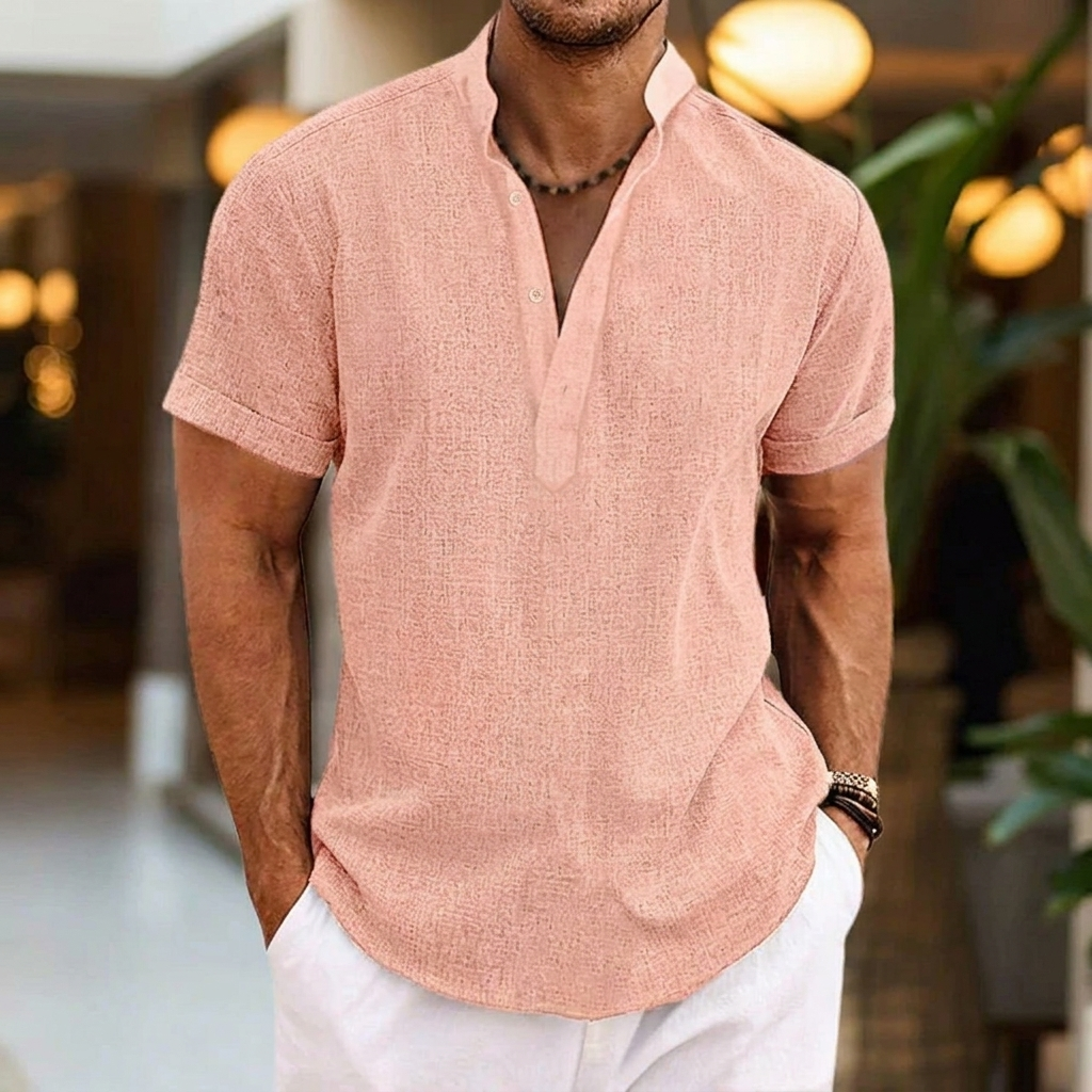 Heren klassiek V-hals shirt met korte mouwen; stijlvol, comfortabel en ideaal voor zomerse dagen.