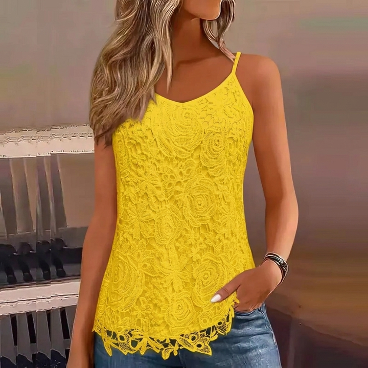Elegante dames tanktop met diepe V-hals; een chique en comfortabele basistop, ideaal voor zomerse dagen.
